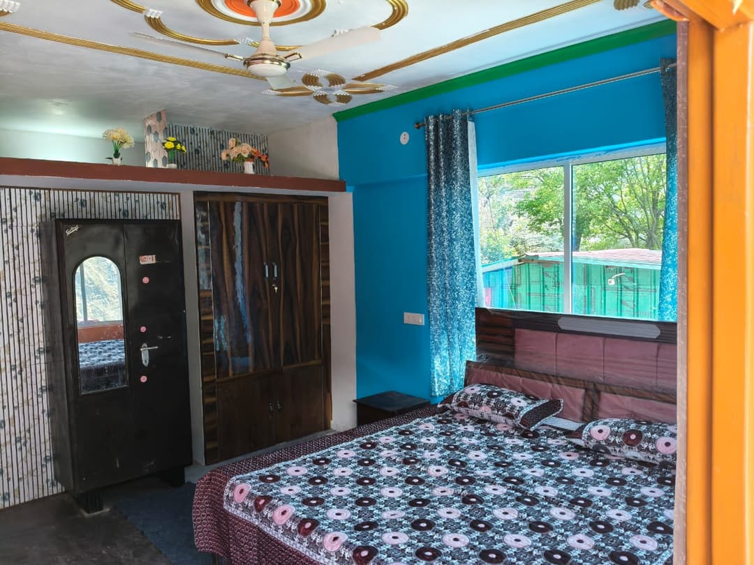 Garhwal Homestay Delux Double Bed Room